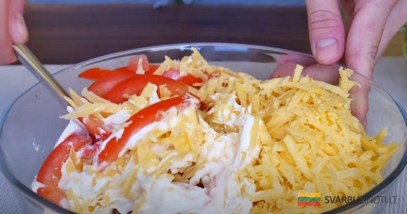 Аккуратно нарезаю и заправляю соусом. Вкусный салат за 5 минут: готовлю не только на праздники