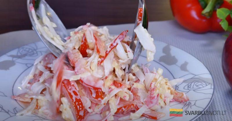 Аккуратно нарезаю и заправляю соусом. Вкусный салат за 5 минут: готовлю не только на праздники