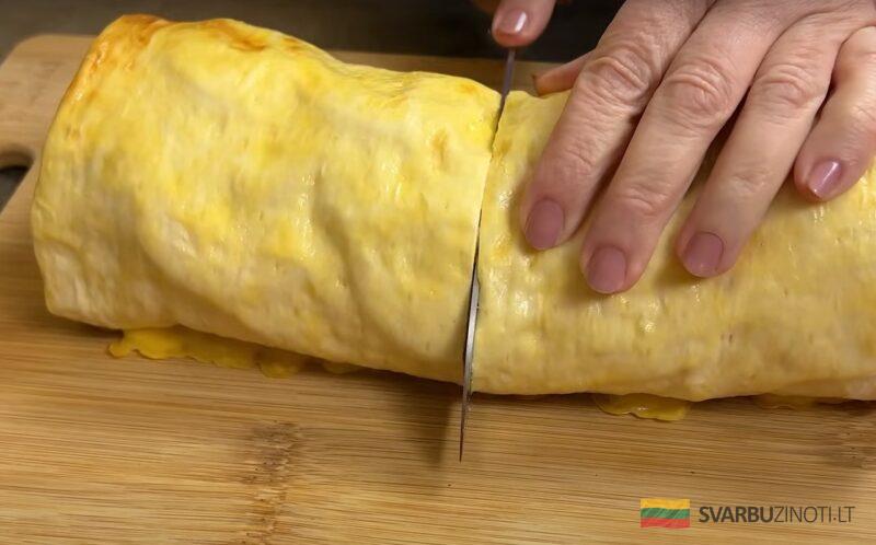 Готовиться быстро на любой праздник. Нежный и вкусный мандариновый рулет: рецепт без замеса теста