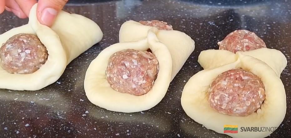 Не просто сделано, а с душой. Булочки с мясной начинкой на праздничный стол