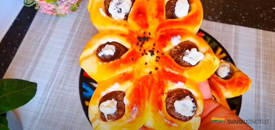 Не просто сделано, а с душой. Булочки с мясной начинкой на праздничный стол