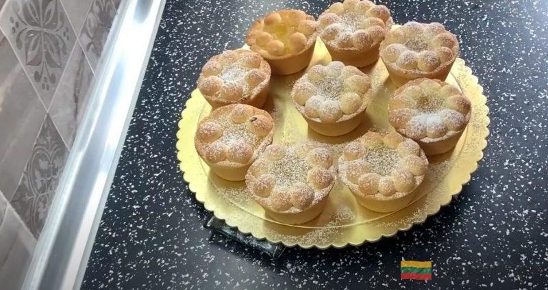 Рецепт за 15 минут с нежной начинкой. Бабушкины кексы: ем и плачу от радости