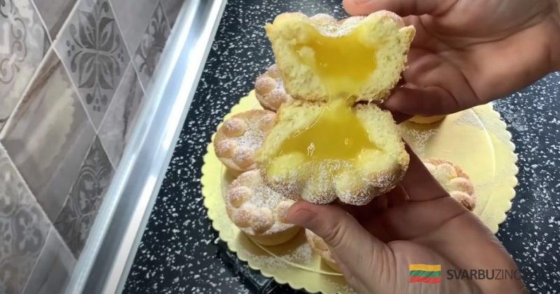 Рецепт за 15 минут с нежной начинкой. Бабушкины кексы: ем и плачу от радости