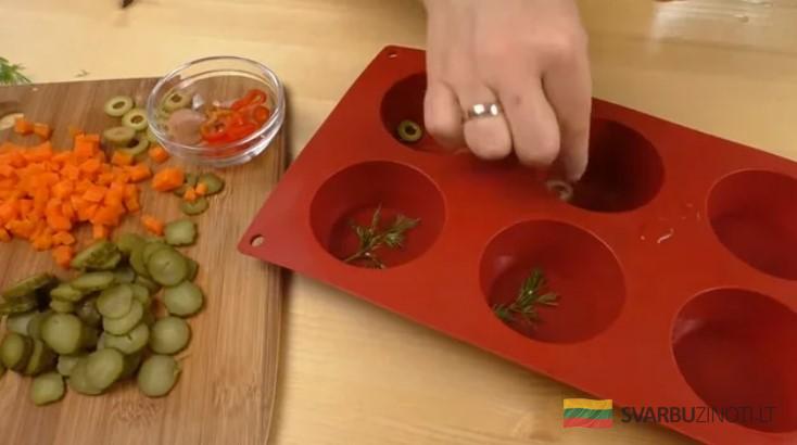 Бюджетно и вкусно! Засыпаем куриные желудочки содой и получаем праздничную закуску за 100 рублей
