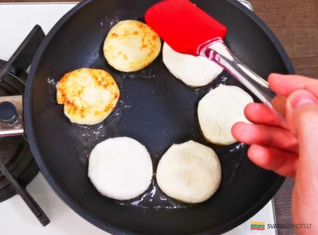Теперь сырники получаются всегда пышные и вкусные. Совсем не разваливаются: секрет в правильном тесте