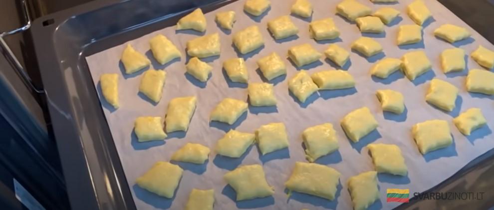 Уже 2 дня подряд их готовлю! Лимон и мука для вкусняшек к чаю. Лимонные подушечки