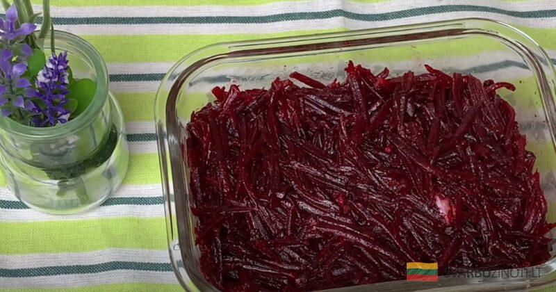Улетный салат из свеклы. Со стола улетает сразу: простой и вкусный рецепт