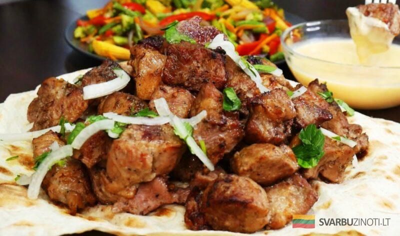 Мясо в духовке вкуснее шашлыка. Нежное мясо в духовке на праздничный стол.
