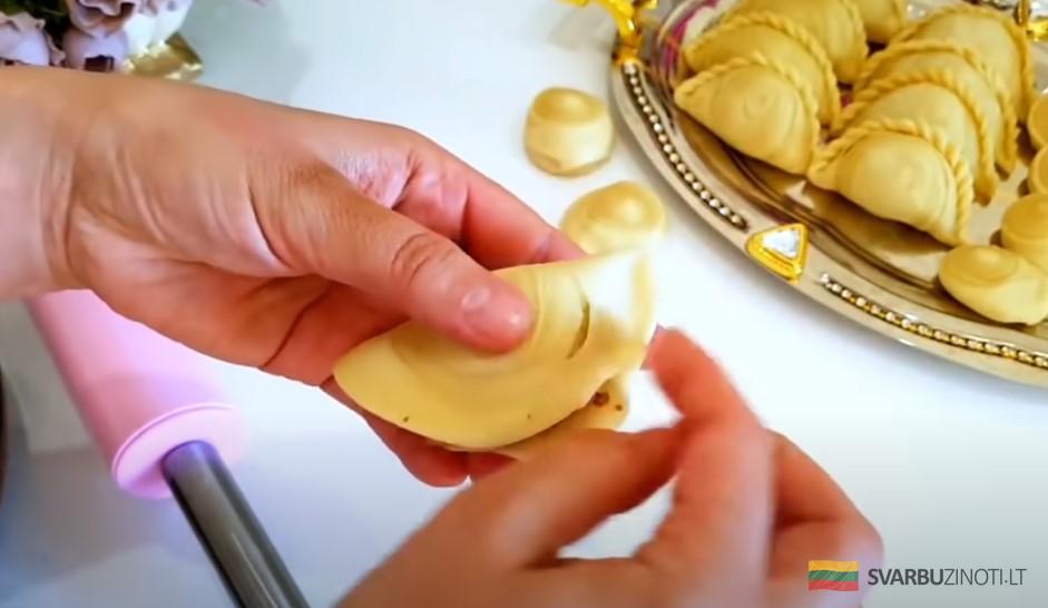 Вкусные пирожки с мясной начинкой: отличная закуска на любой праздничный стол