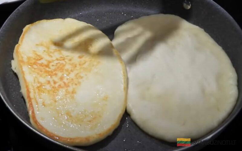 Беру 200 г творога и немного кефира. Самый вкусный завтрак на большую семью