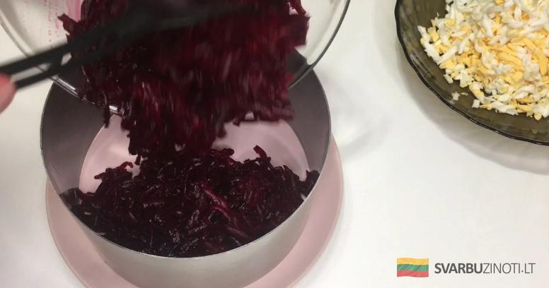 Все гости удивляются сочетанию продуктов. Невероятно вкусный салат "Розовый фламинго"