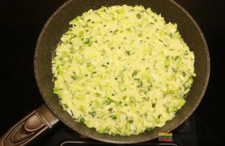 Капустные котлеты больше не делаю: смешала капусту с картошкой и на сковороду, получается проще и быстрее