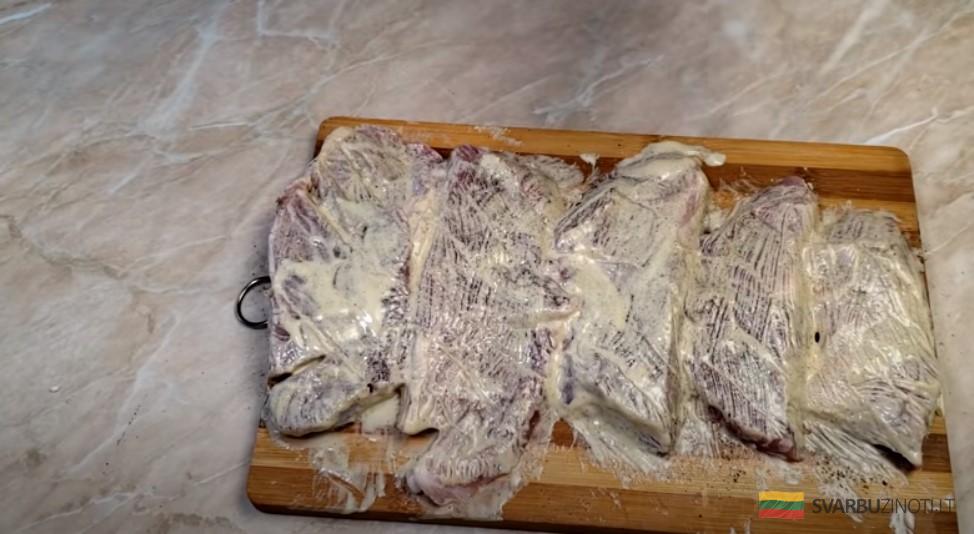Шикарное блюдо для романтического ужина! Рецепт сочного мяса с гарниром