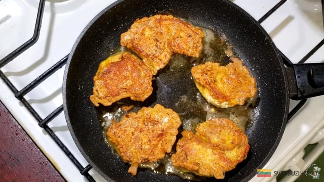 Просто натираю и мариную – курочка в особом маринаде Получается нежно и сочно