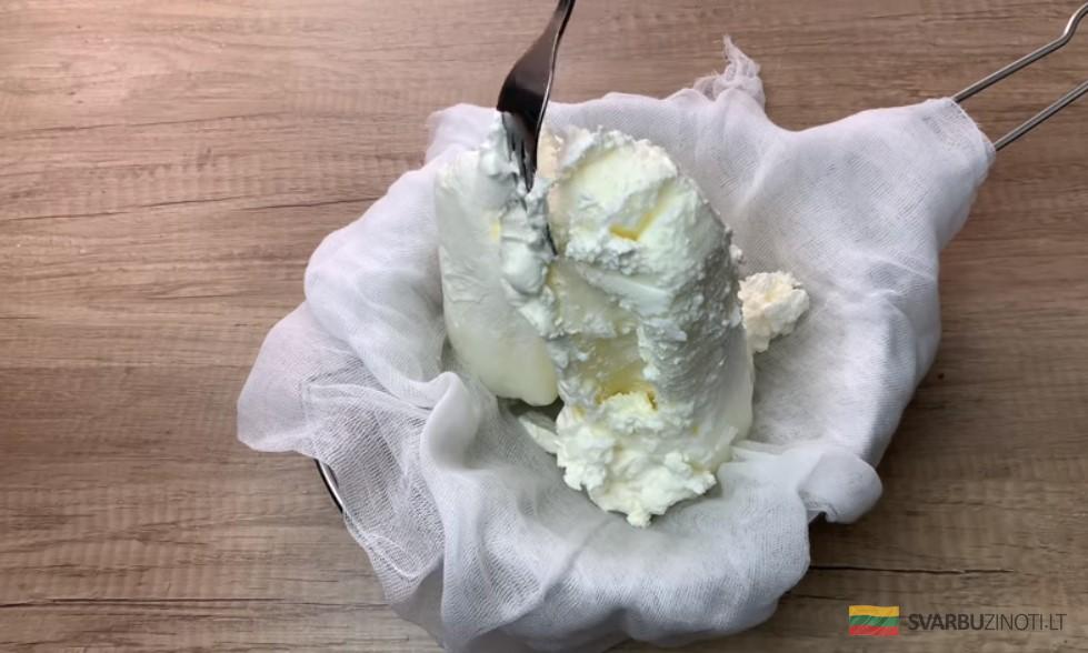Просто замораживаю кефир! На следующий день все родные за столом в восторге