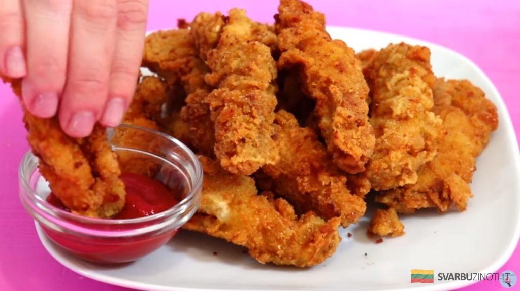 Каждый ребенок обожает такую вкусноту из куриного фарша. Ну просто чудо, как аппетитно!