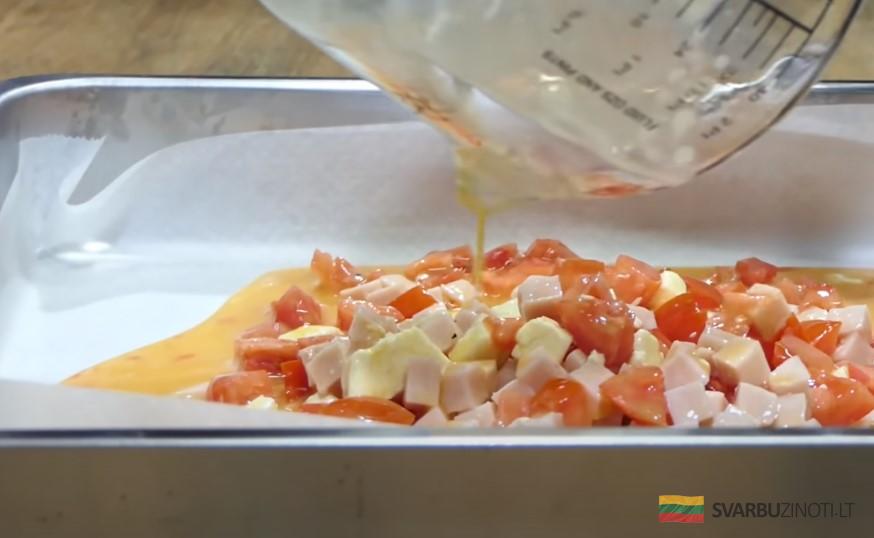 Простой и вкусный рецепт быстрого завтрака. Очень сытный рулет для всей семьи