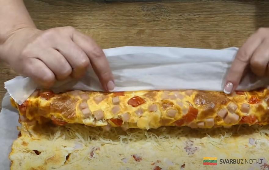 Простой и вкусный рецепт быстрого завтрака. Очень сытный рулет  для всей семьи