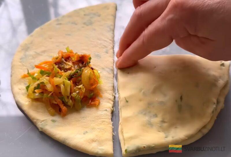 Пирожки, которые съедаются быстрее, чем готовятся: картофельное тесто и начинка, от которой невозможно оторваться