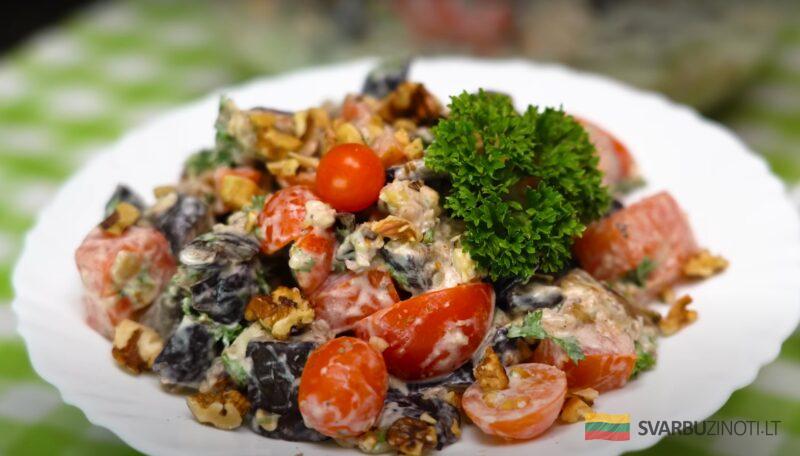 Невероятно вкусный салат. Готовлю из самых простых продуктов