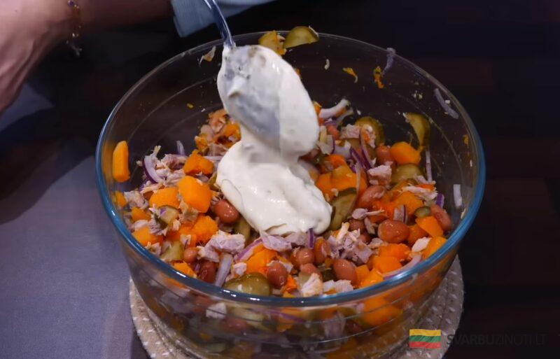 Секрет шеф-повара: простой салат из тыквы, который поражает вкусом и выглядит как ресторанное блюдо