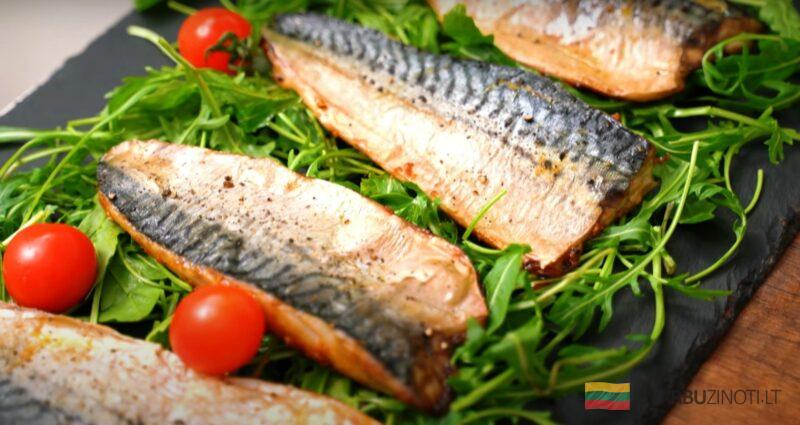 Скумбрия вкуснее, чем в ресторане. Сочная и ароматная с хрустящей корочкой сверху: простой рецепт