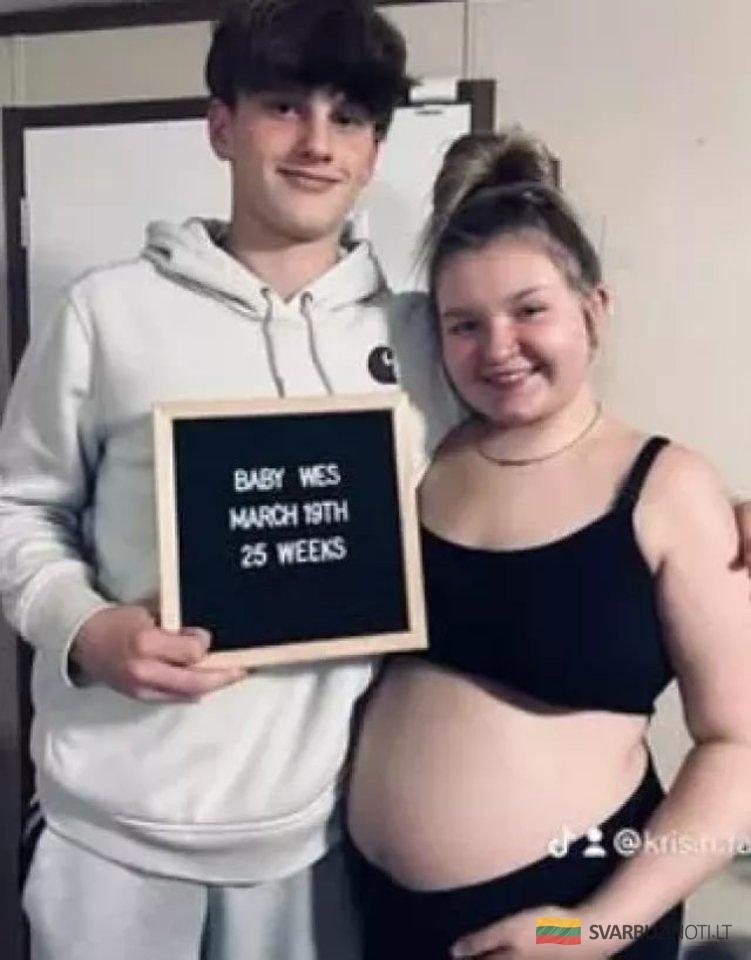Praėjusių metų kovo mėnesį pora susilaukė sūnaus Weslay.<br />Socialinių tinklų nuotr.” itemprop=”thumbnail” class=”max-w-full block h-auto”><span class=