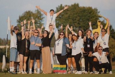 ISM studentai