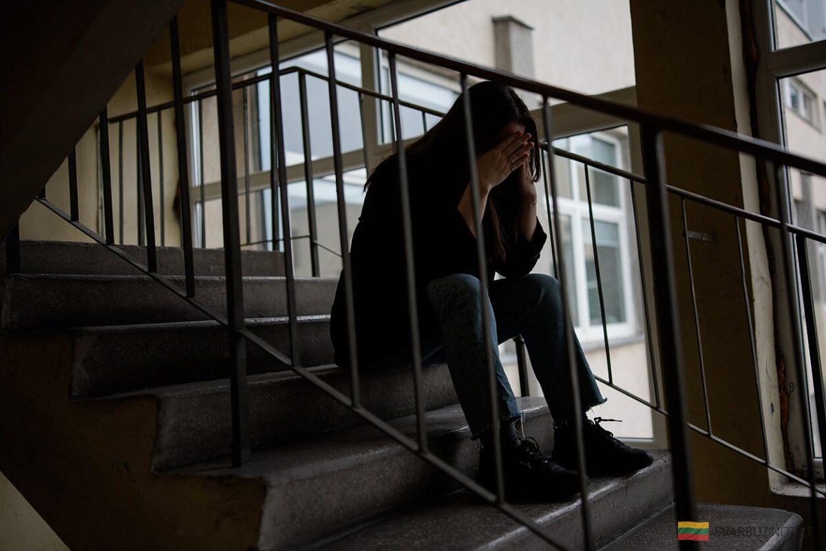 Marijampolėje užpultos nepilnametės būklė pablogėjo – mergaitė paguldyta į ligoninę Kaune