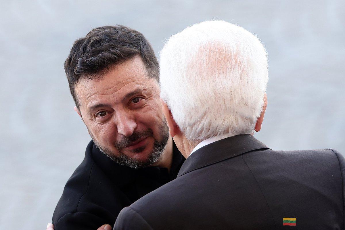 Volodymyras Zelenskis pirmą kartą nuo karo pradžios lankosi Serbijoje: simbolinis žingsnis Maskvos sąjungininkės link